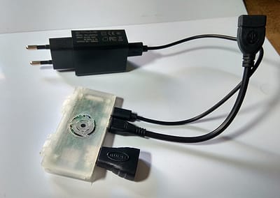 Conexionado del adaptador micro USB a USB hembra para conectar teclado USB.