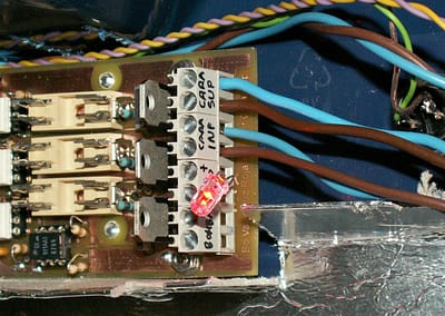 Insoladora conector salidas (cara sup, cara inf, Led rojo y bomba)