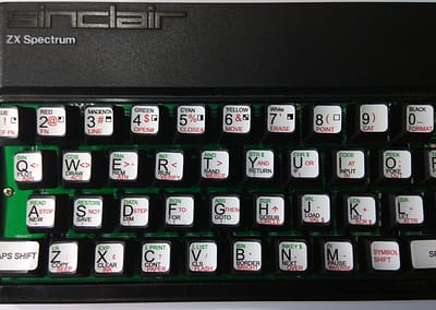 Vista superior spectrum original con teclado mecánico.