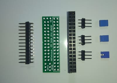 Elementos de montaje del circuito conversor del bus de floppy amstrad a gotek.