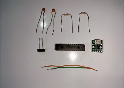 Vista de componentes necesarios para configuración con cristal de cuarzo.